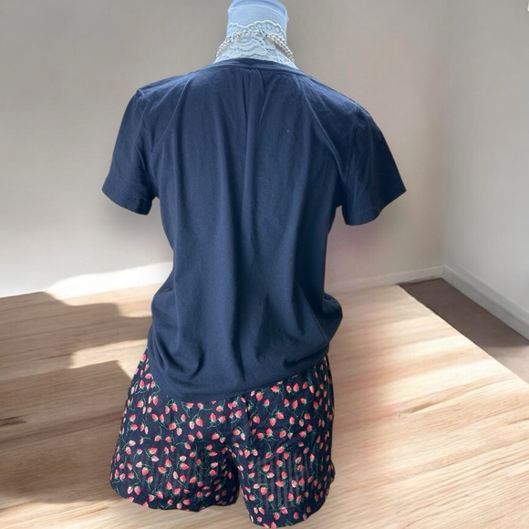 Victoria's Secret Women's‎ Small Pajama Set  Floral Logo Tee & Shorts Strawberry - Picture 3 of 10